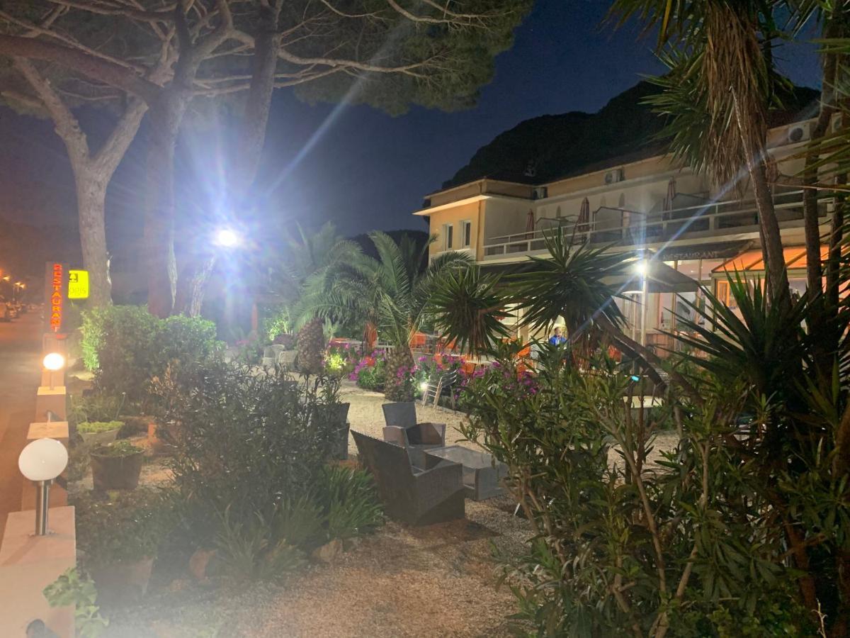 Logis Restaurant Le Kalliste Hotel Hyères