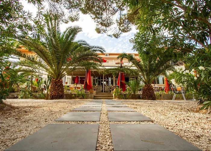 Logis Hotel Restaurant Le Kalliste